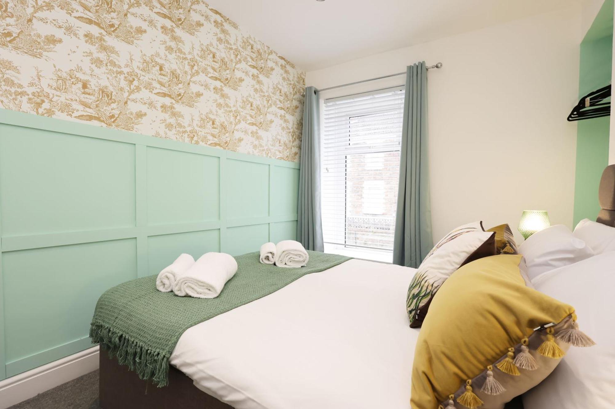 Viewing Deck, On-Street Parking, Tv In Every Room Swansea Exterior foto