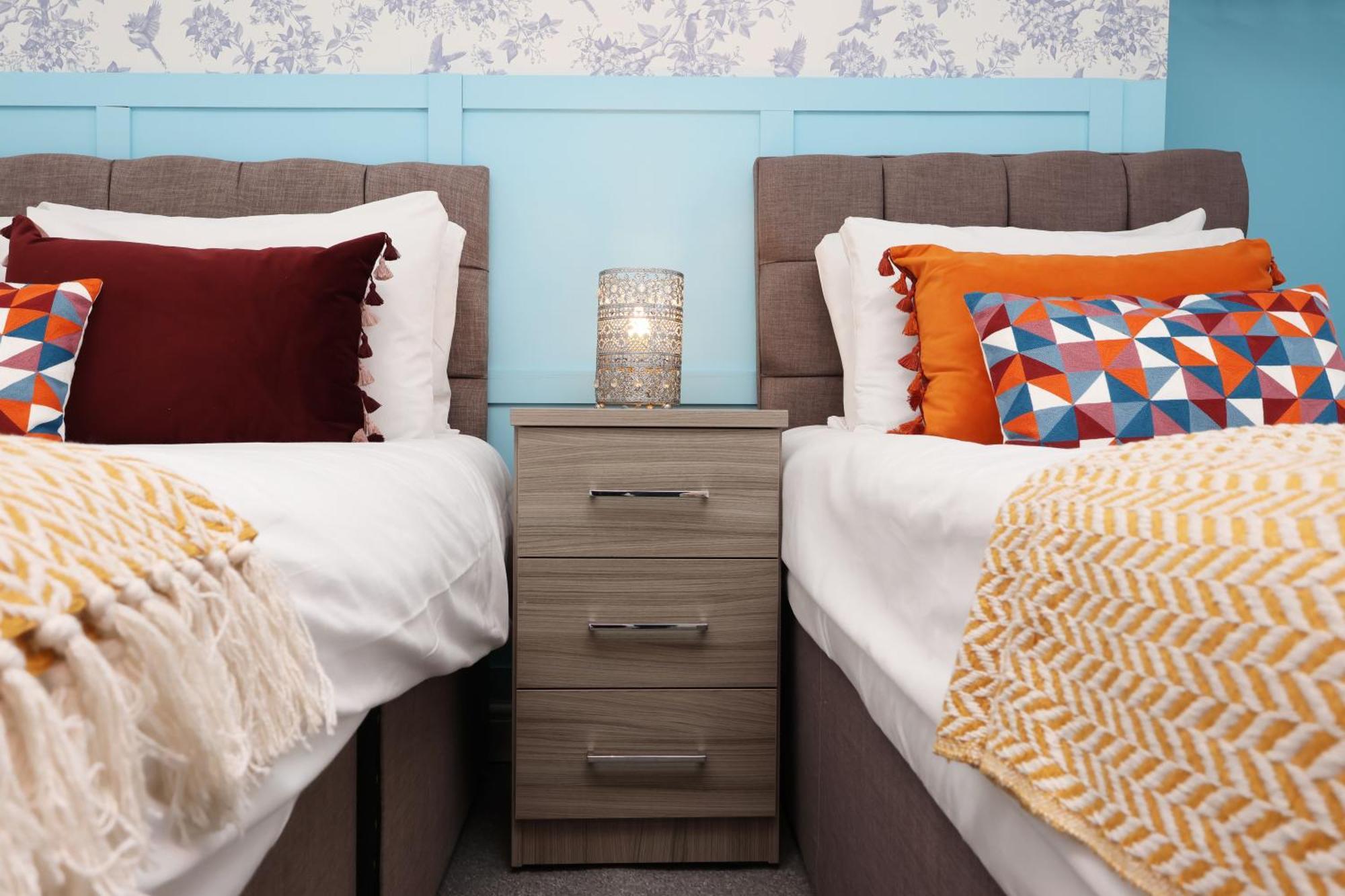 Viewing Deck, On-Street Parking, Tv In Every Room Swansea Exterior foto