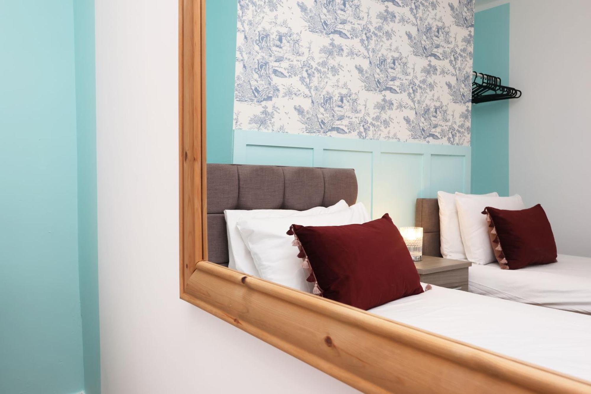 Viewing Deck, On-Street Parking, Tv In Every Room Swansea Exterior foto