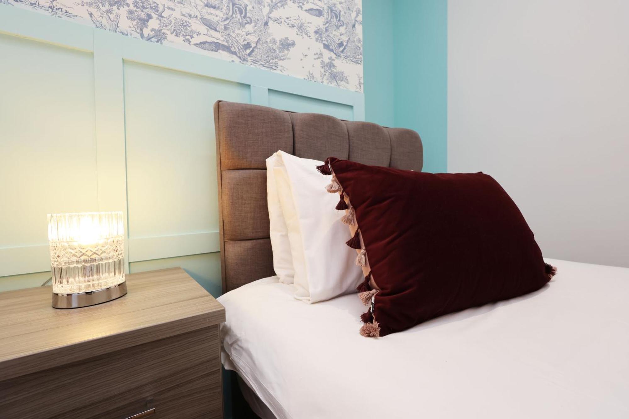 Viewing Deck, On-Street Parking, Tv In Every Room Swansea Exterior foto