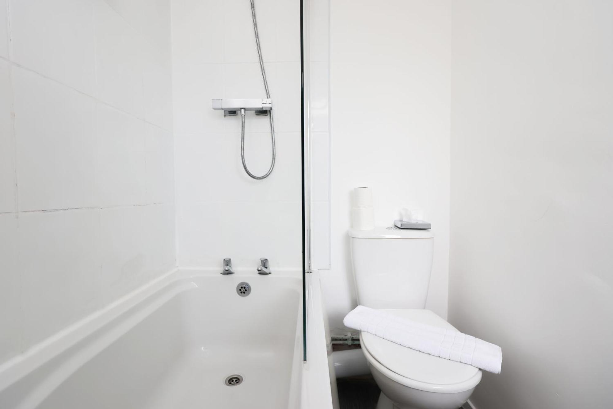 Viewing Deck, On-Street Parking, Tv In Every Room Swansea Exterior foto